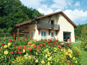Гостиница Holiday home in Le Haut Du Them a drive from nature reserve  О-Дю-Там-Шато-Ламбер